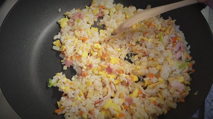 ベーコンと野菜入りのチャーハン：作り方：簡単レシピ
