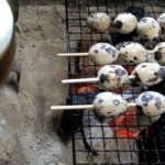 育てた鶉の卵串炭火焼～江戸火鉢のある生活