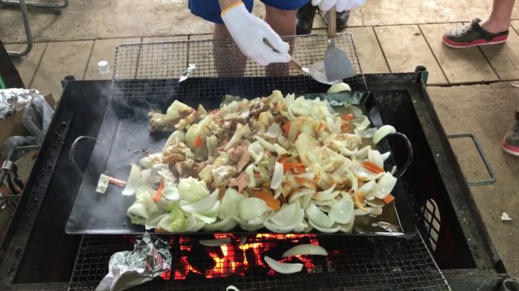 20170730ちゃんちゃん焼き③ 開拓使BBQ けいの家 龍神丸市場 八王子 堀之内 FIO 十勝 鮭 小比企 野菜 追いバター 信州味噌 蒸し焼き ユギムラ牧場