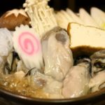 世界中からファンが集まる江戸の下町居酒屋の牡蠣鍋 / 丸千葉