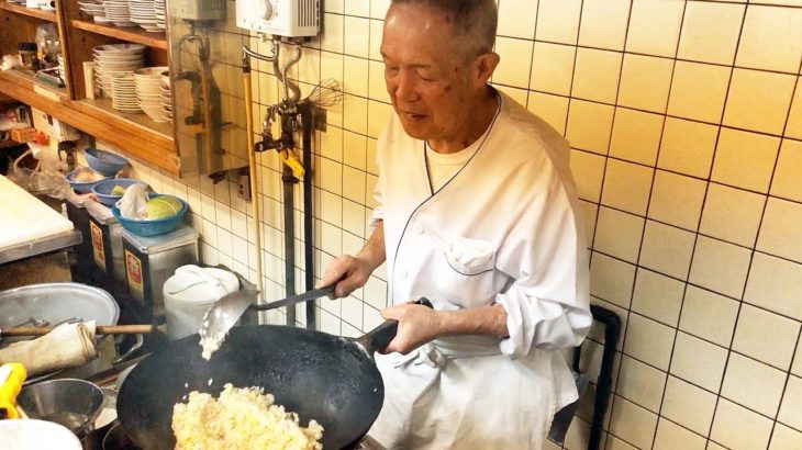 浅草で50年間愛されてきた町中華カド！混み合うお昼時の注文を一人でこなす！ Japanese food in Asakusa 아사쿠사