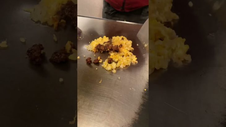 東京グルメ【鉄板で焼かれる麻婆チャーハンが激ウマだった件】飯テロ#shorts