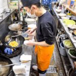 京都）熟練の中華鍋さばき！家族で営む老舗町中華の朝の仕込みに密着丨Egg Fried Rice – Wok Skills in Japan