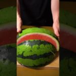 スイカの画期的な切り方をご紹介