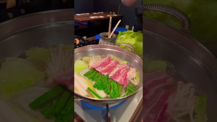 新宿の絶品レタしゃぶのお店で乾杯🍻#新宿　#郷土料理吟　#japan #レタしゃぶ　#しゃぶしゃぶ