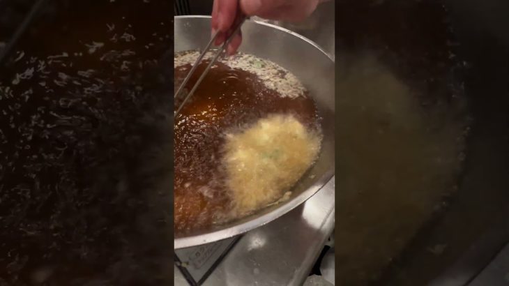 プロが作るかき揚げ！| This is the Mixed-vegetable tempura made by a professional #shorts